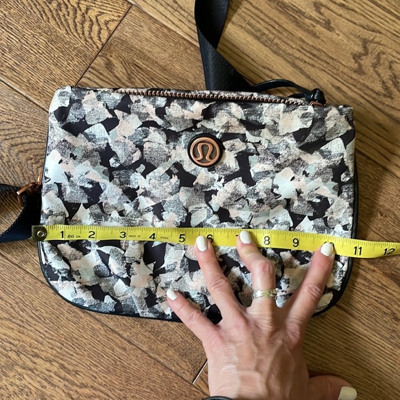 Lululemon bag - Picture 5 of 6
